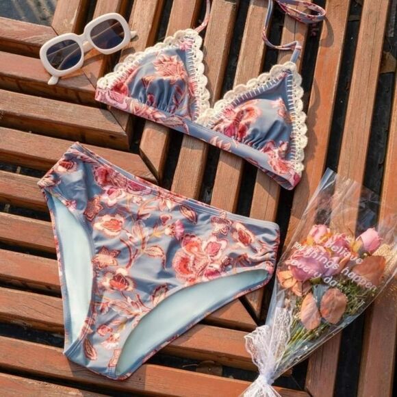 Women's Cupshe Alegra Floral High Waist Bikini Bottoms Blue Pink Small - Picture 1 of 5